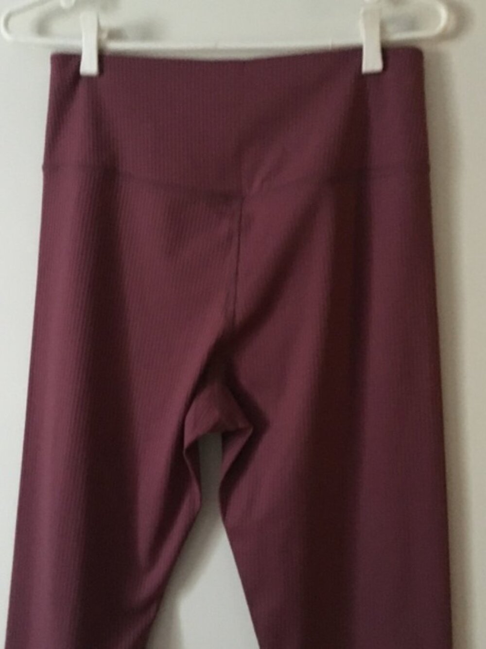 New GIRLFRIEND COLLECTIVE Goji Raspberry Ribbed High Rise Stretch Leggings - Picture 4 of 5